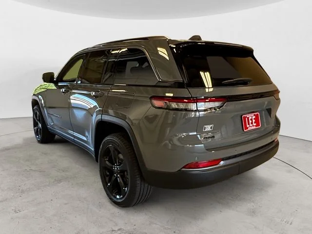 New 2027 Gray Jeep Limited image 3