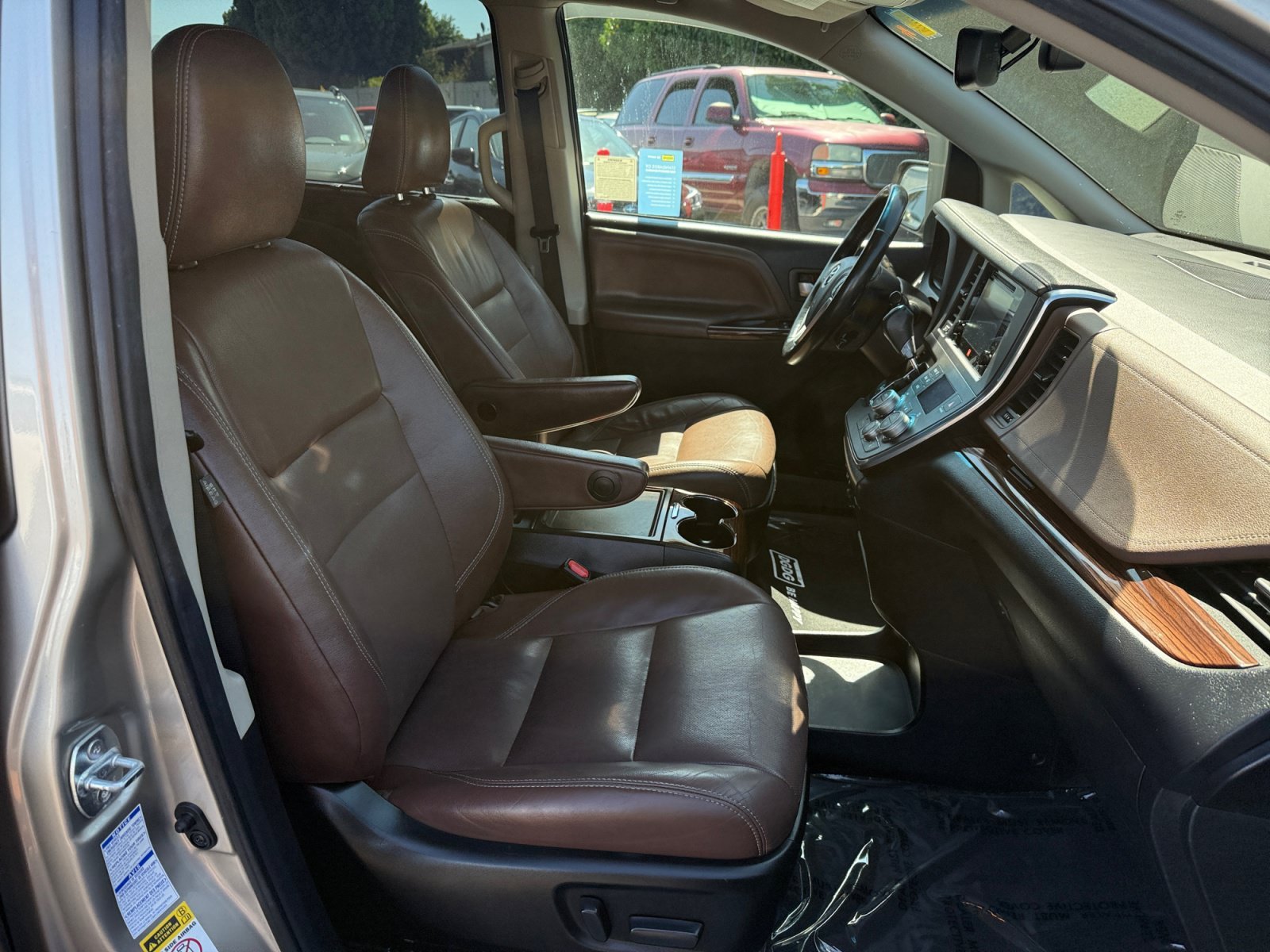 Used 2017 Creme Brulee Toyota Limited Premium image 20