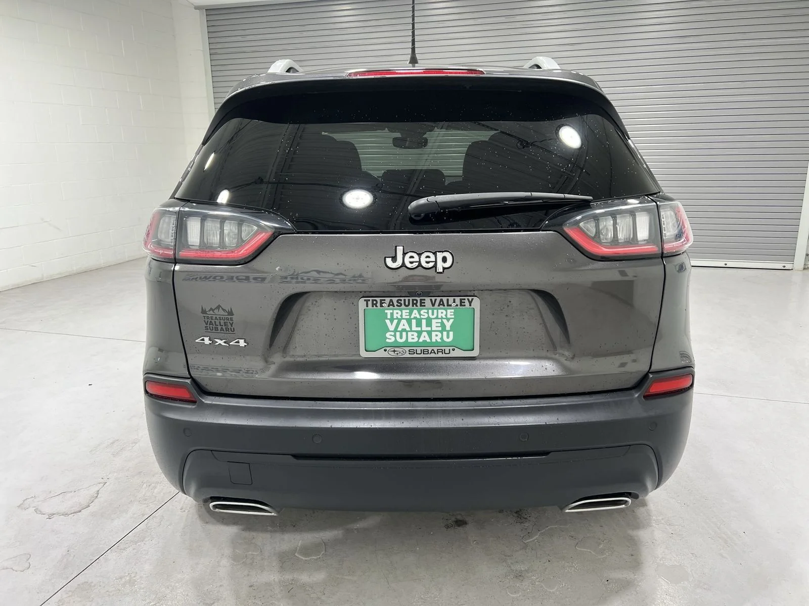 Used 2020 Gray Jeep Latitude Plus image 7