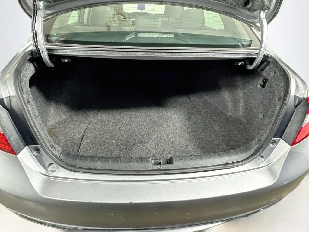Used 2016 Silver Honda EX-L image 32