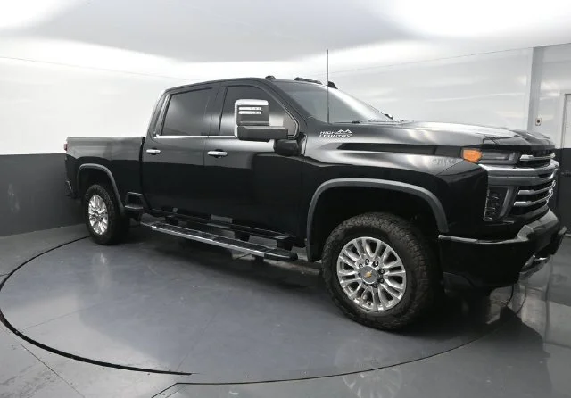 Used 2020 Black Chevrolet High Country image 10