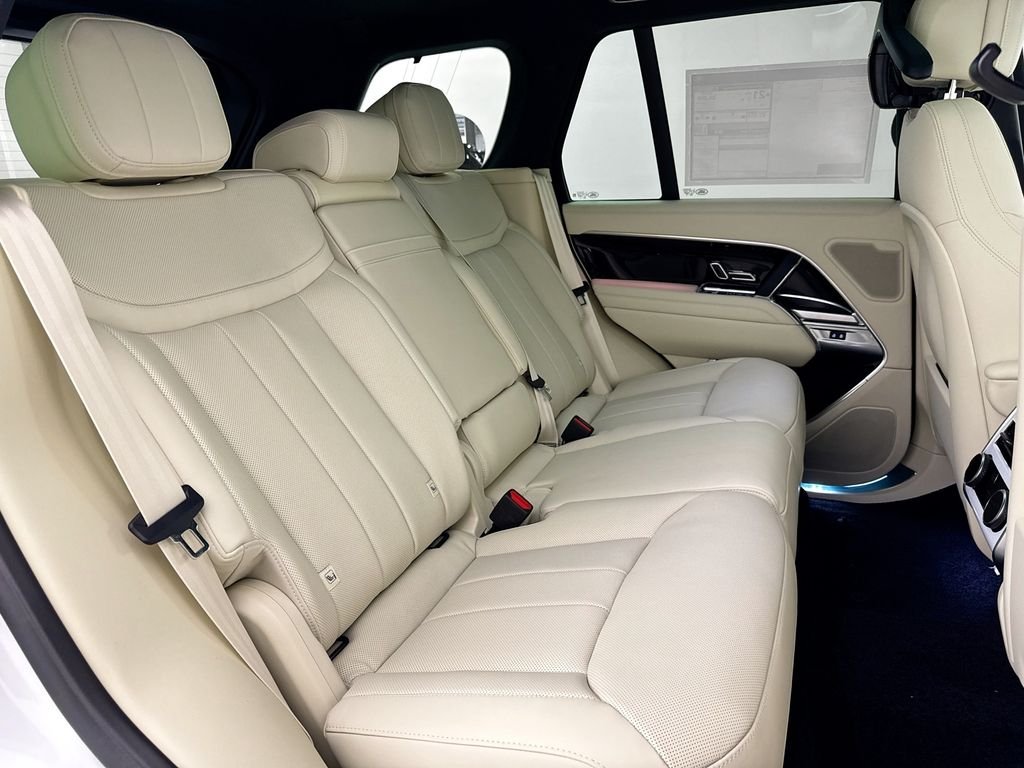 New 2026 Fuji White Land Rover SE image 29