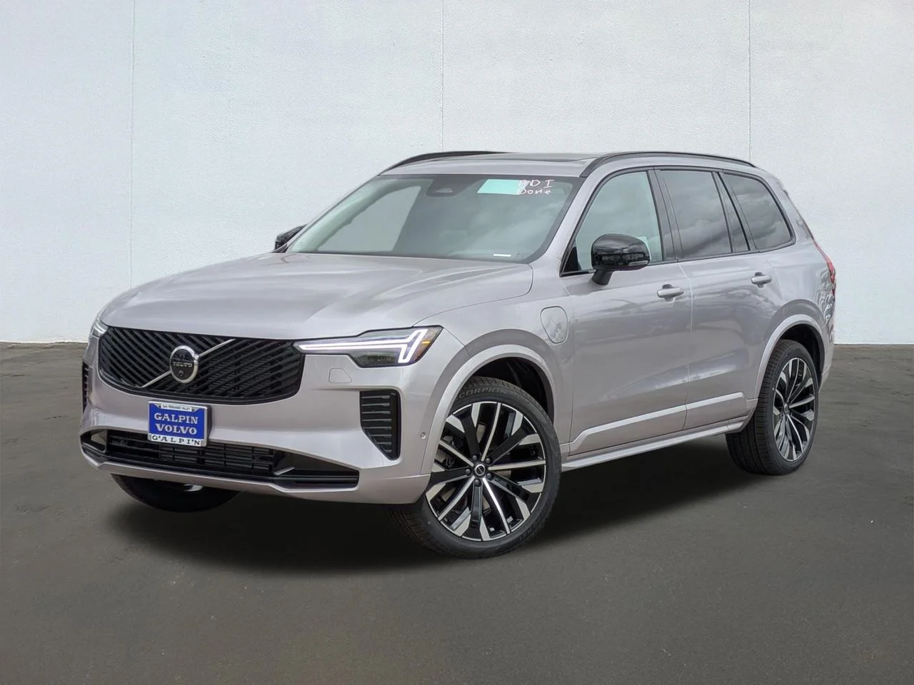 2026 Volvo XC90 T8 Recharge Ultra Dark 6-Seater 4WD's photo