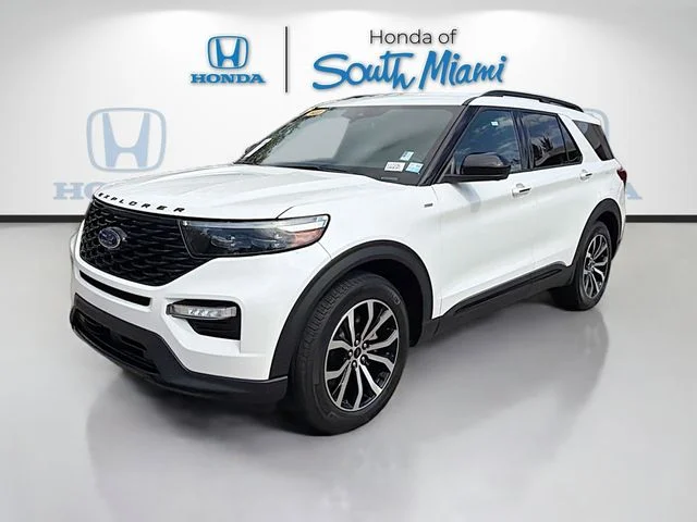 Used 2023 White Metallic Ford ST-Line image 3