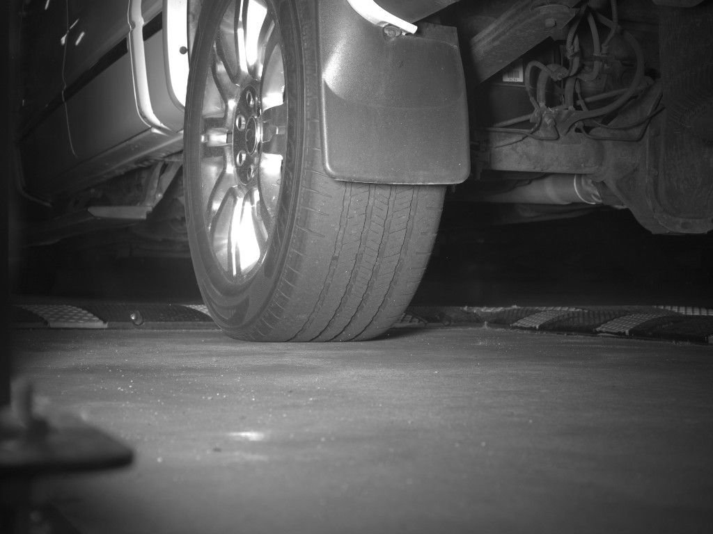 Used 2013 White Ford Platinum image 34