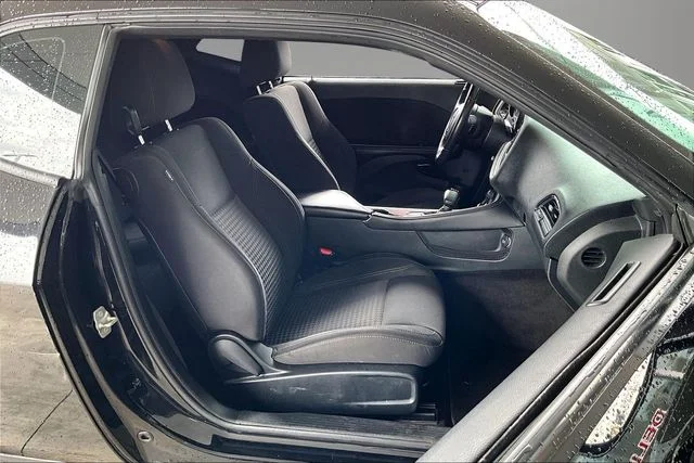 Used 2019 Black Dodge SXT image 26