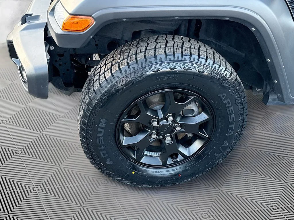 Used 2021 Gray Jeep Unlimited Willys image 33
