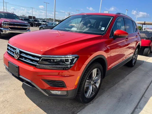 Used 2019 Red Volkswagen 2.0T SEL Premium image 7