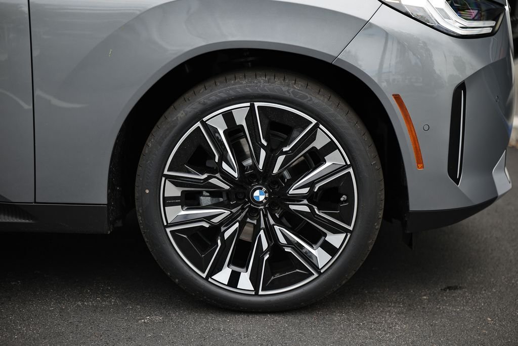 New 2026 Skyscraper Grey Metallic BMW 30 xDrive image 5