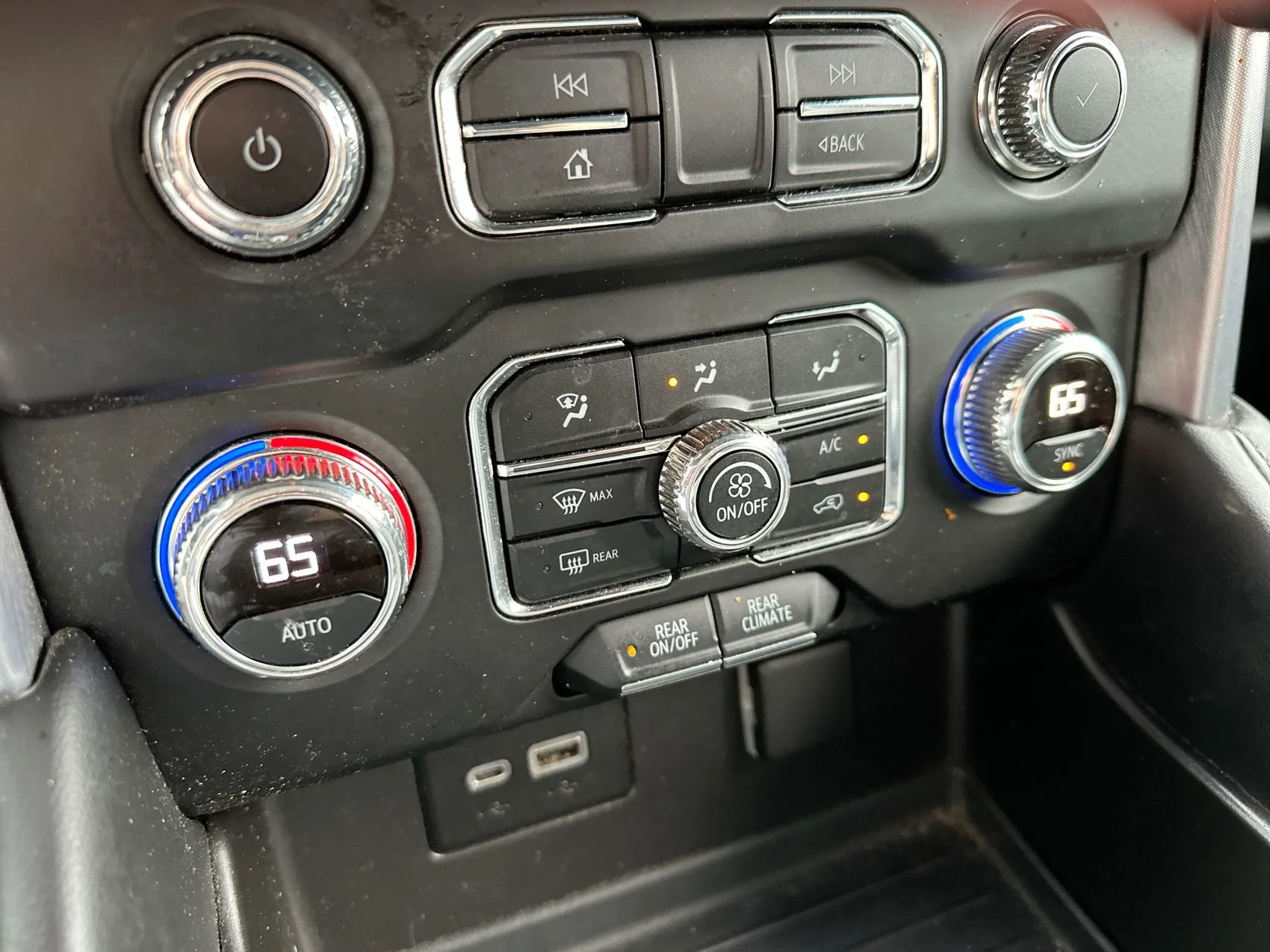 Used 2021 Summit White GMC SLE image 18