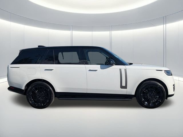 New 2026 Fuji White Land Rover SE image 5
