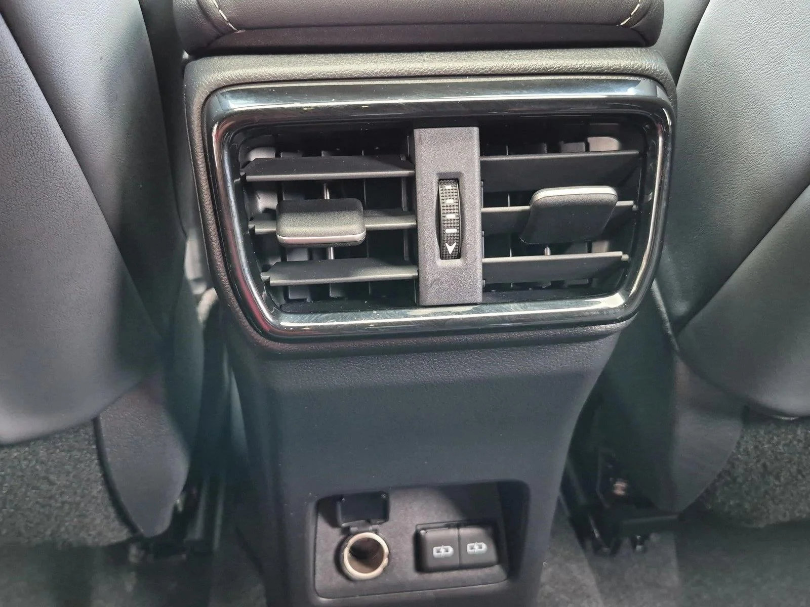 Used 2024 Redline Lexus NX 350 F SPORT Handling image 17