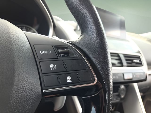 Used 2018  Mitsubishi SEL image 21