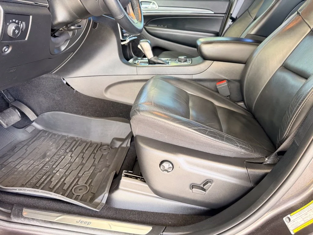 Used 2021 Gray Jeep Limited image 14