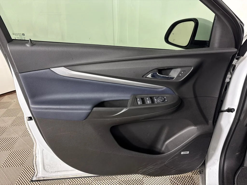 Used 2023 White Chevrolet Premier image 17