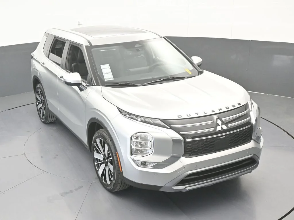 New 2026 Silver Alloy Mitsubishi SE image 55