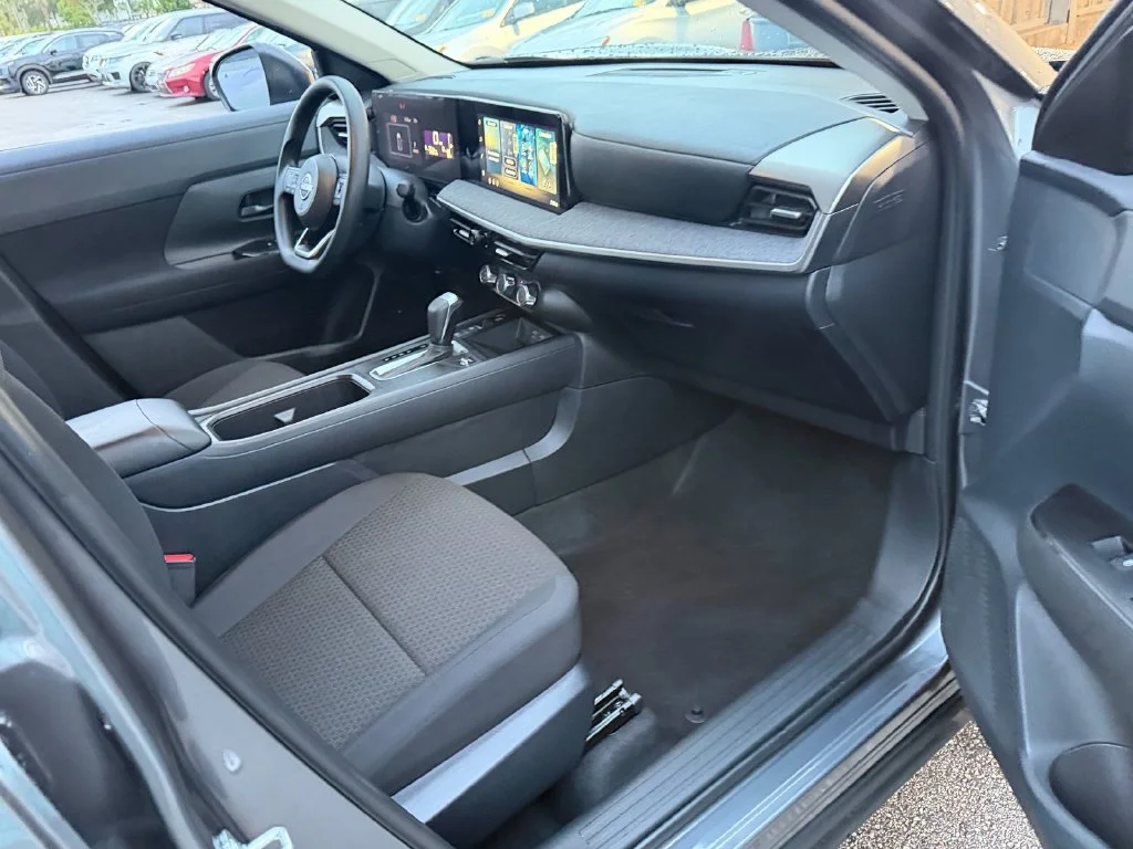 Used 2026 Gray Nissan S image 17
