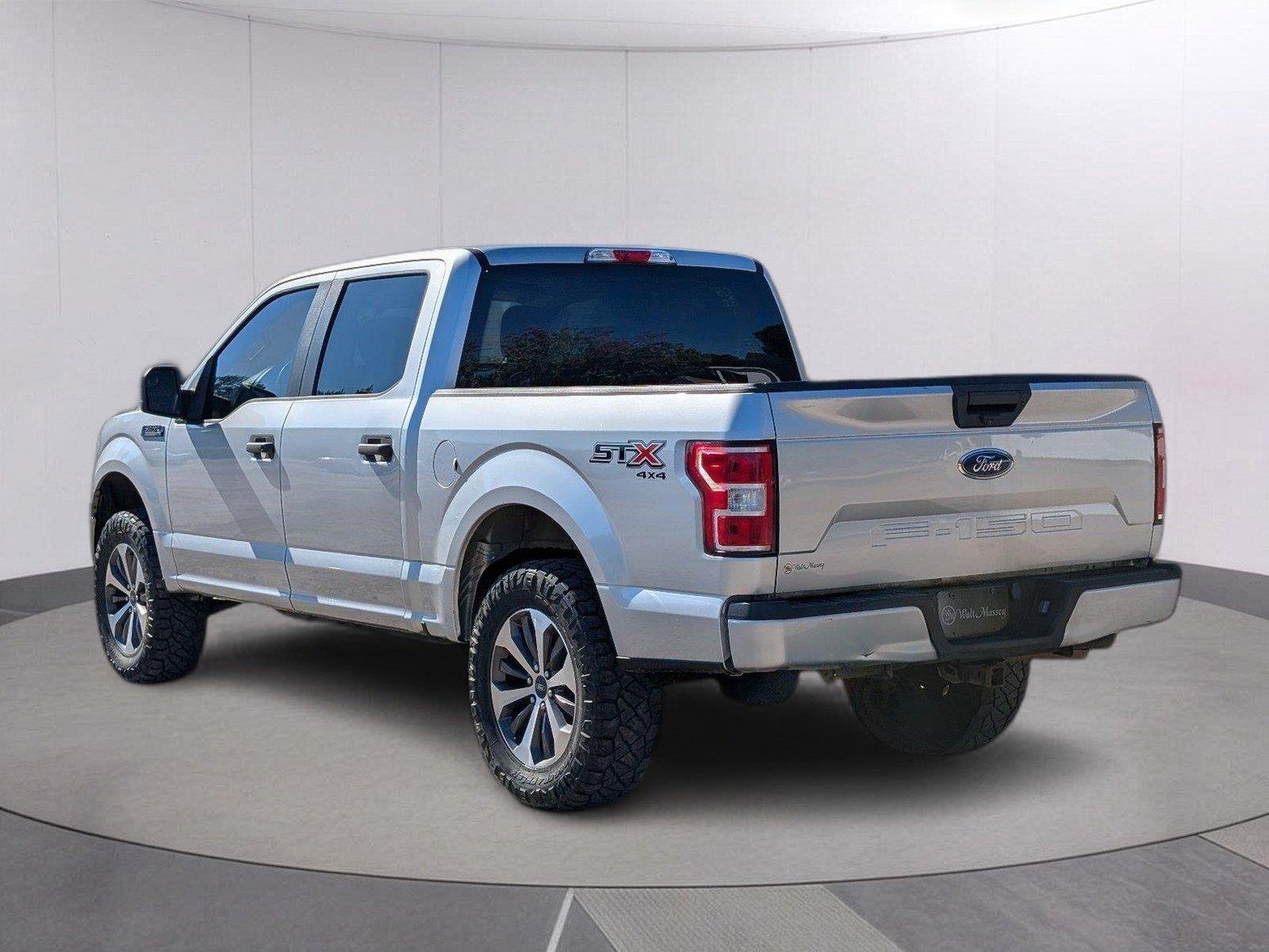 Used 2019 Ingot Silver Ford XL image 3