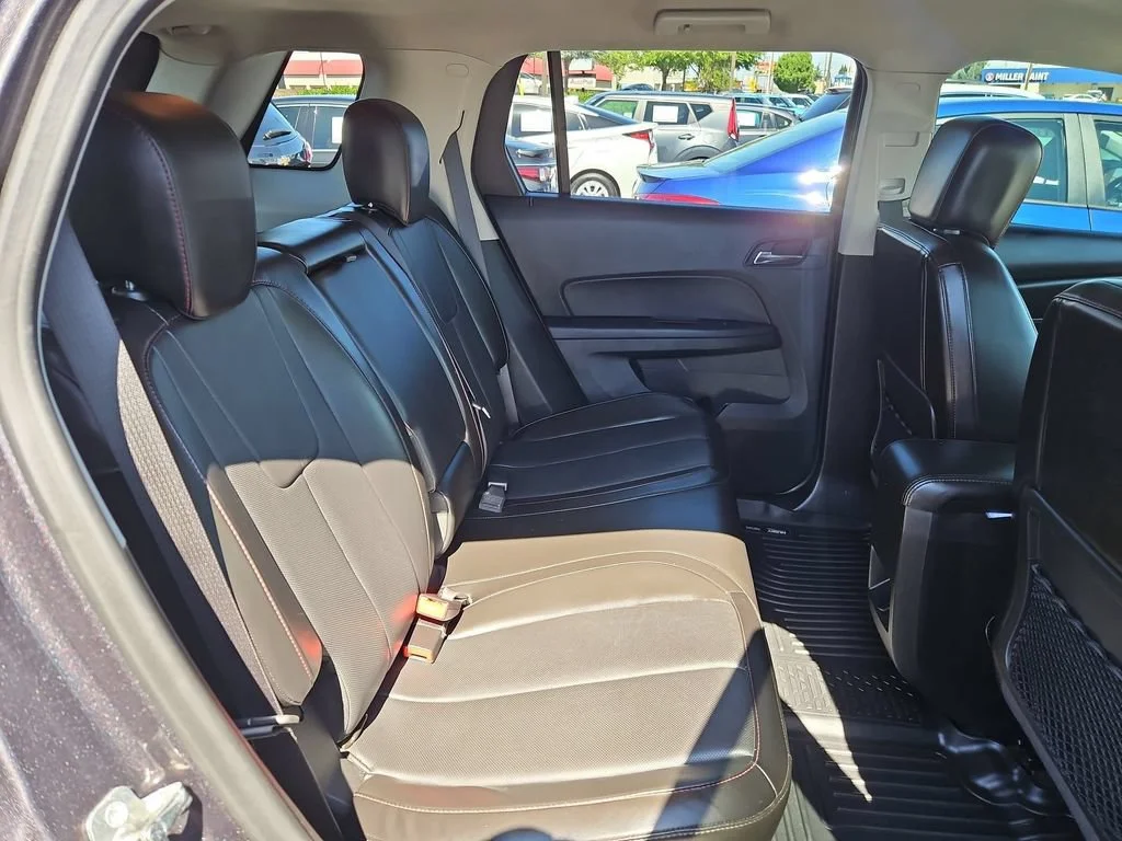 Used 2016 IRIDIUM METALLIC GMC SLT image 26
