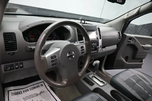 Used 2017 Arctic Blue Metallic Nissan SV image 12