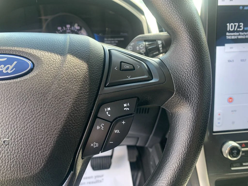 Used 2023 Black Ford SE image 29