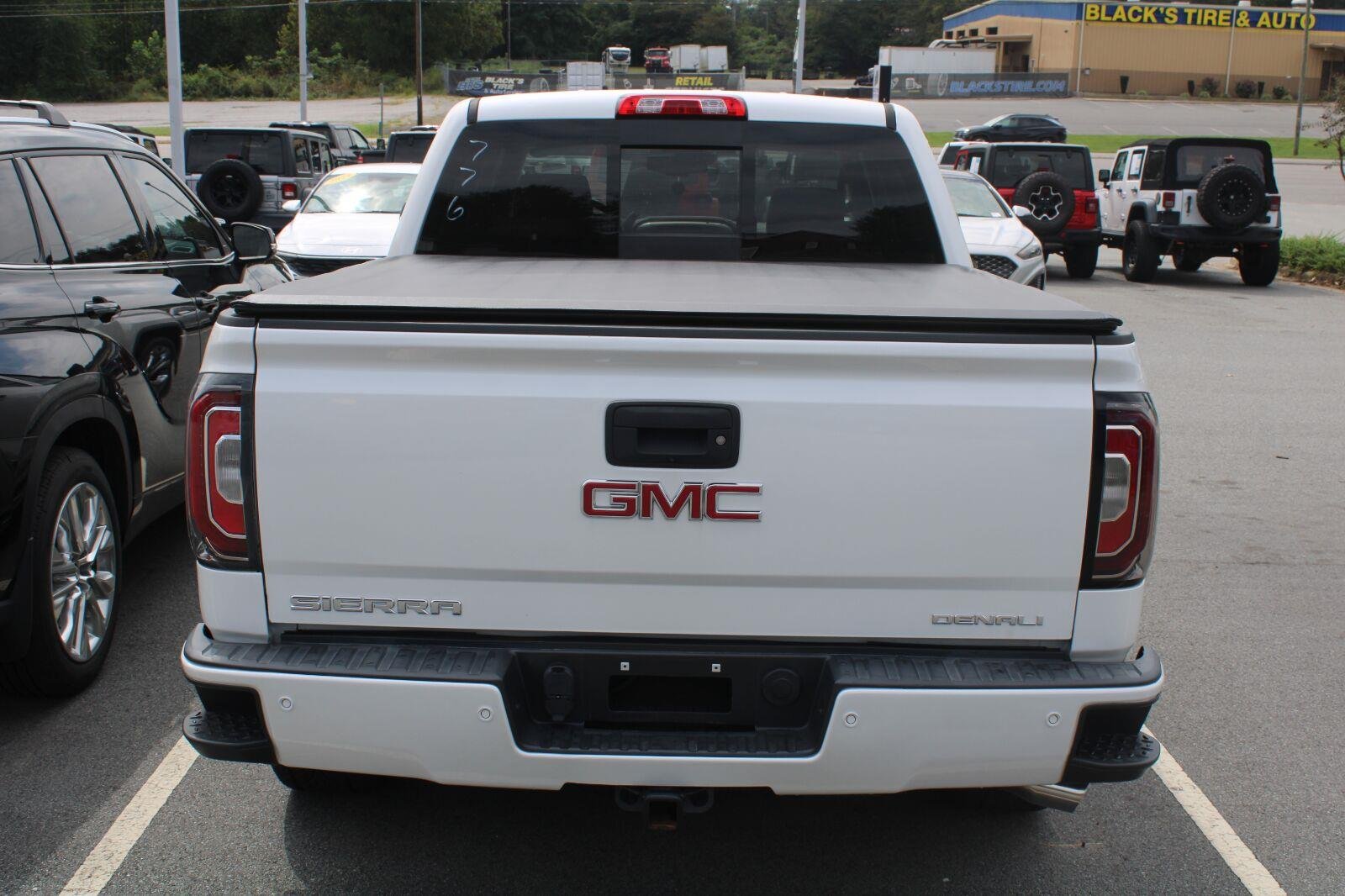 Used 2017 White Frost Tricoat GMC Denali image 7