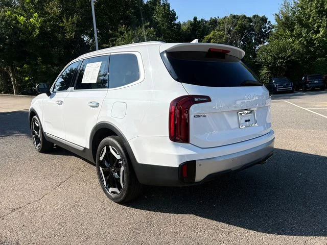 Certified Used 2024 White Pearl Kia S image 4