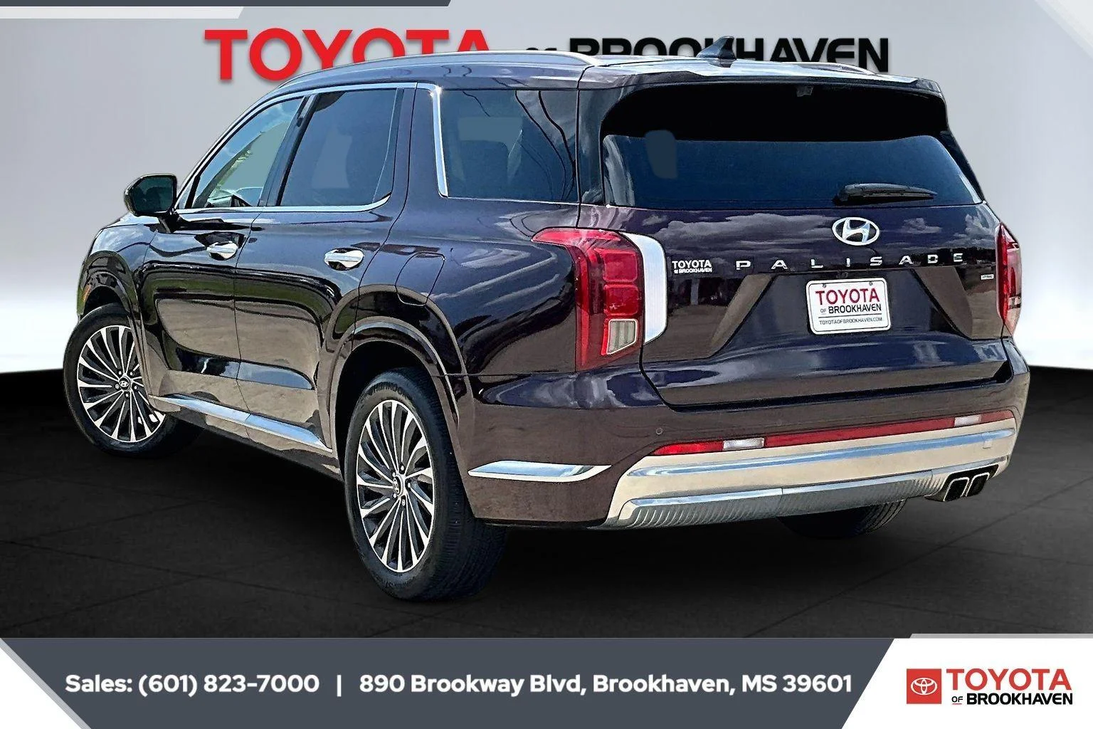 Used 2024 Sierra Burgundy Hyundai Calligraphy image 2