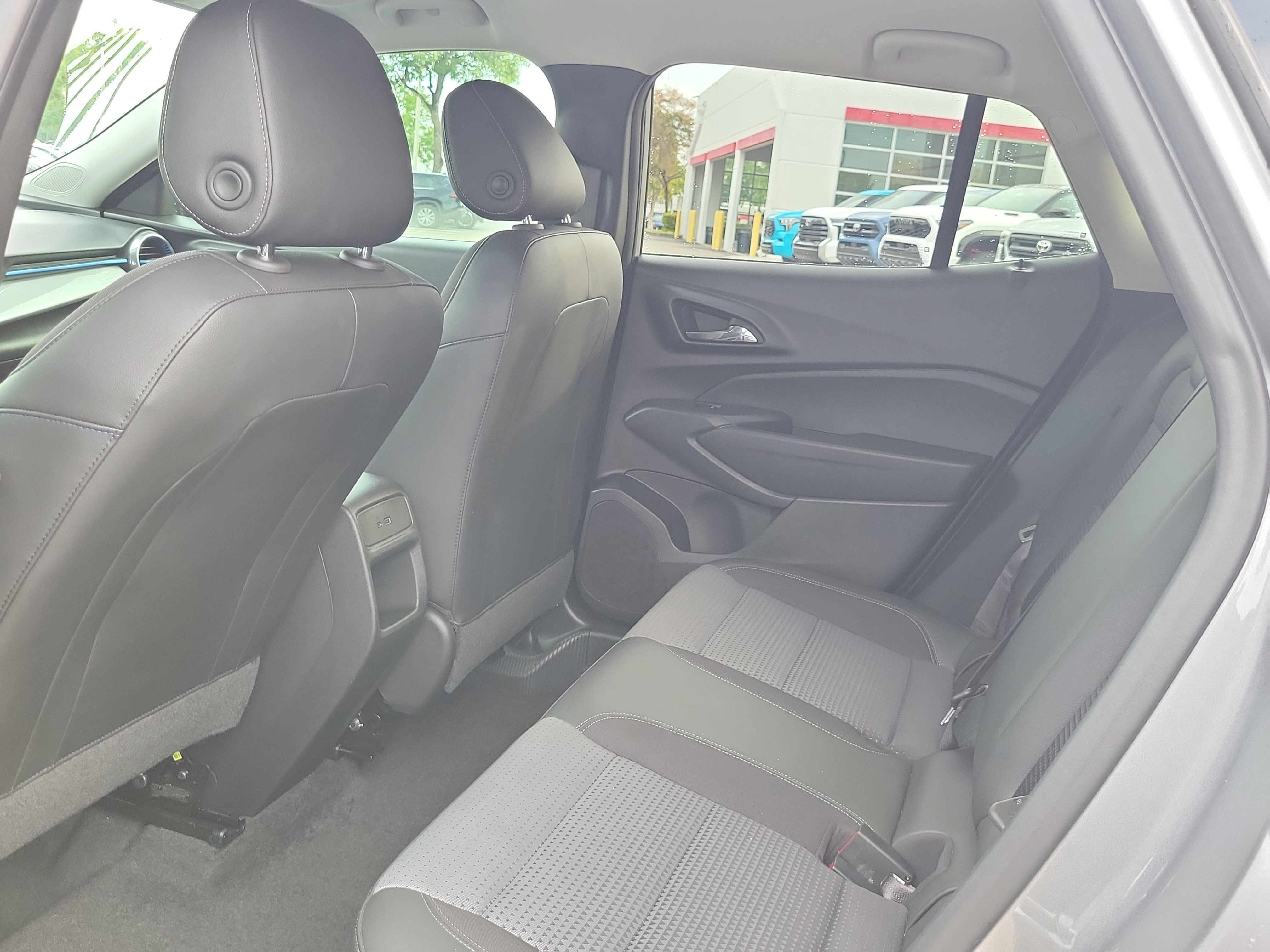Used 2025 Sterling Gray Metallic Chevrolet LT image 9