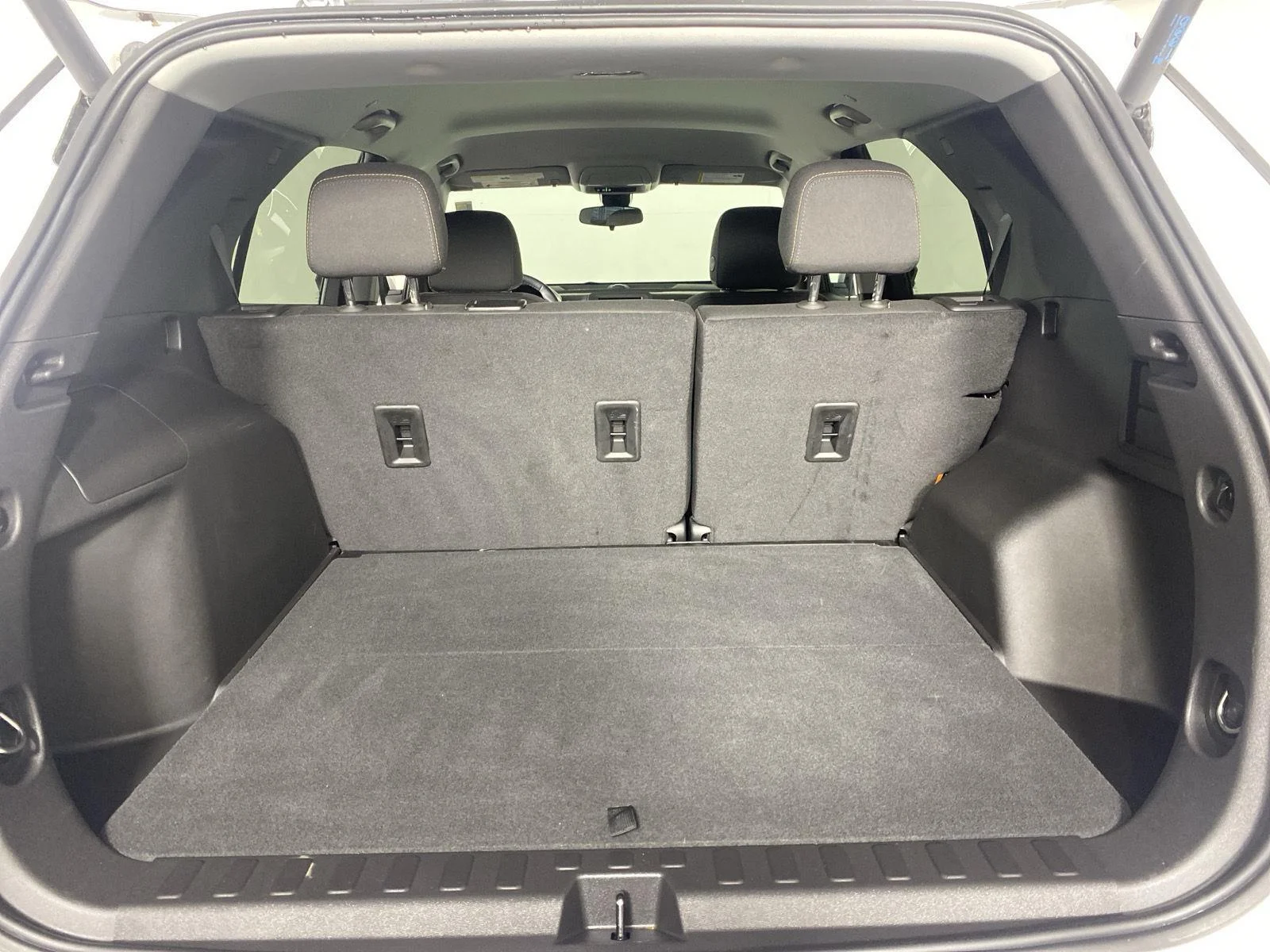 Used 2024 Summit White Chevrolet LT image 25