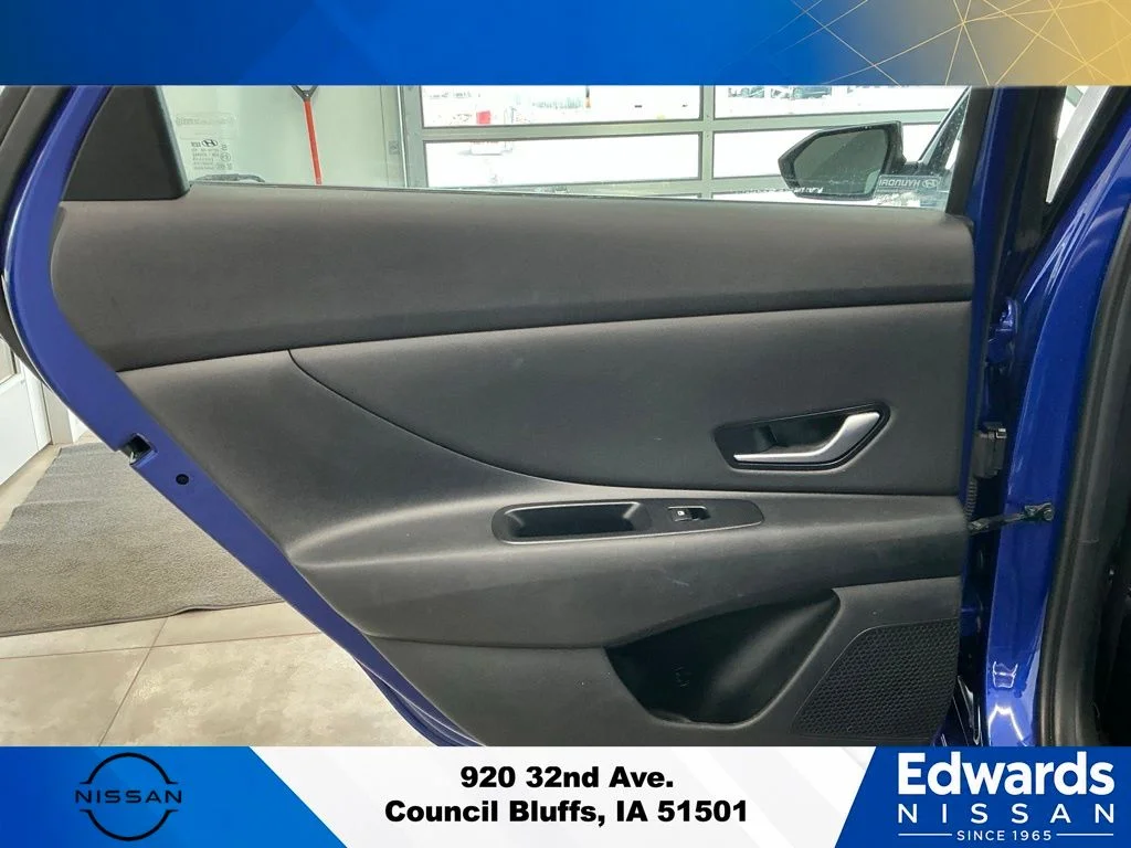 Used 2023 Blue Hyundai SEL image 10