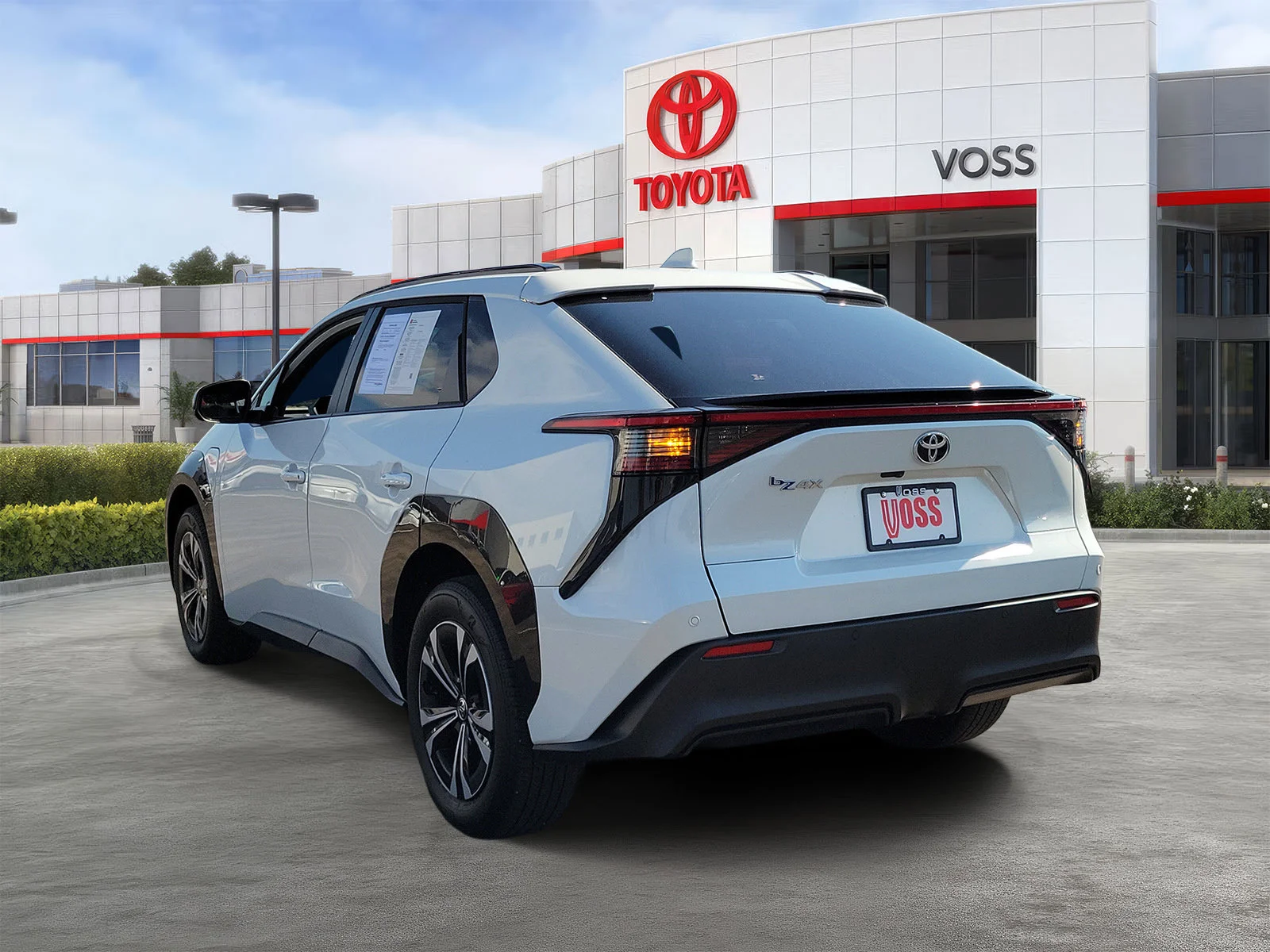 Certified Used 2023 WHITE Toyota L image 3