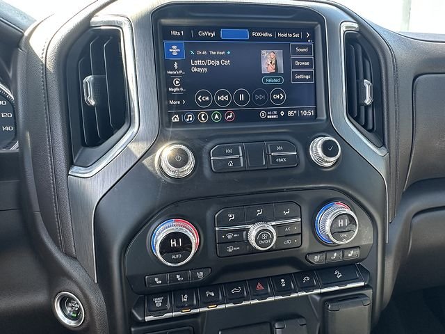 Used 2022 White GMC Denali image 32
