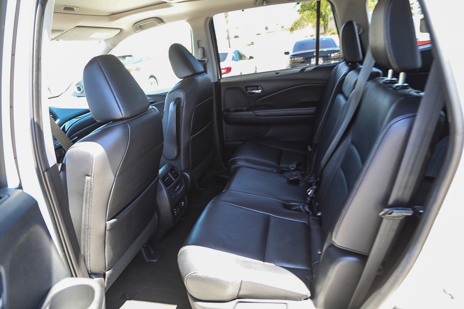Used 2017 White Diamond Pearl Honda Touring image 17
