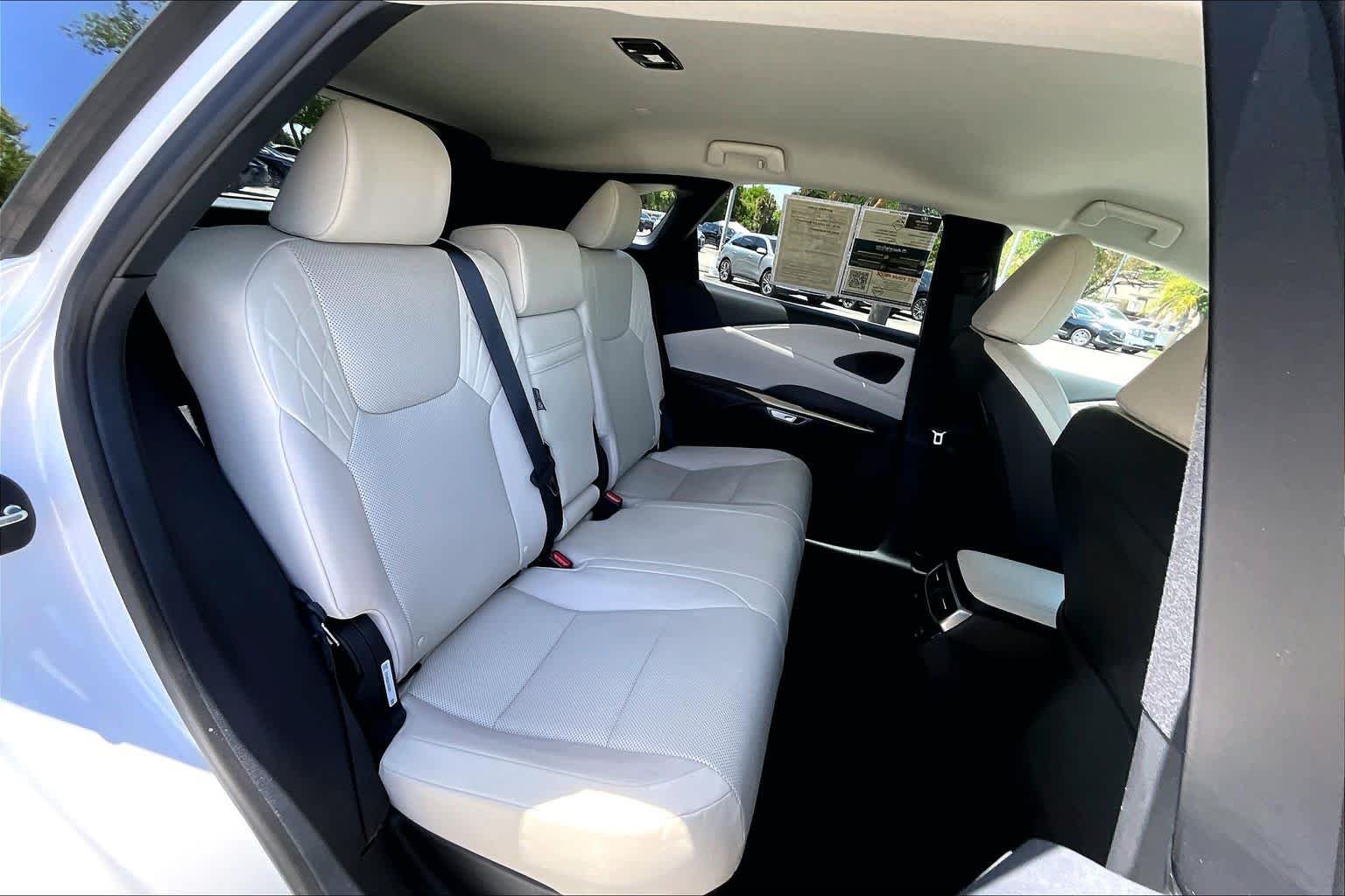 Used 2023 Eminent White Pearl Lexus  image 31