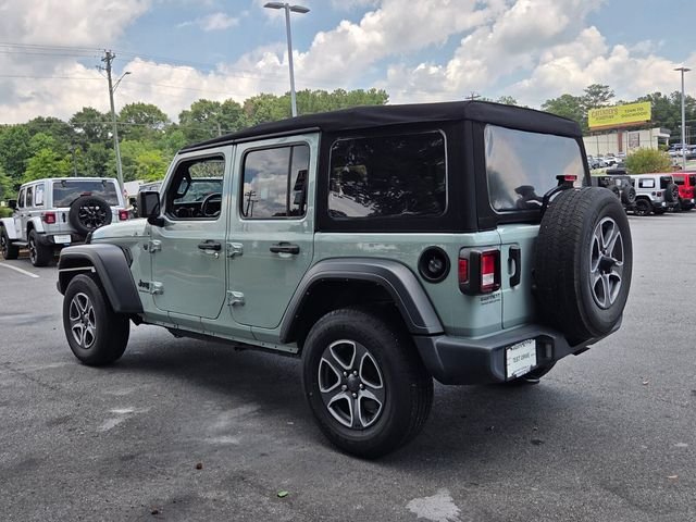 Used 2023  Jeep Sport S image 6