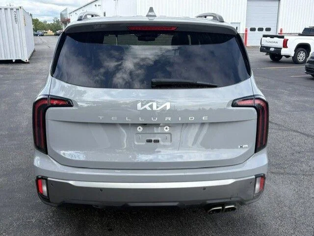 Used 2023 Wolf Gray Kia EX X-Line image 12