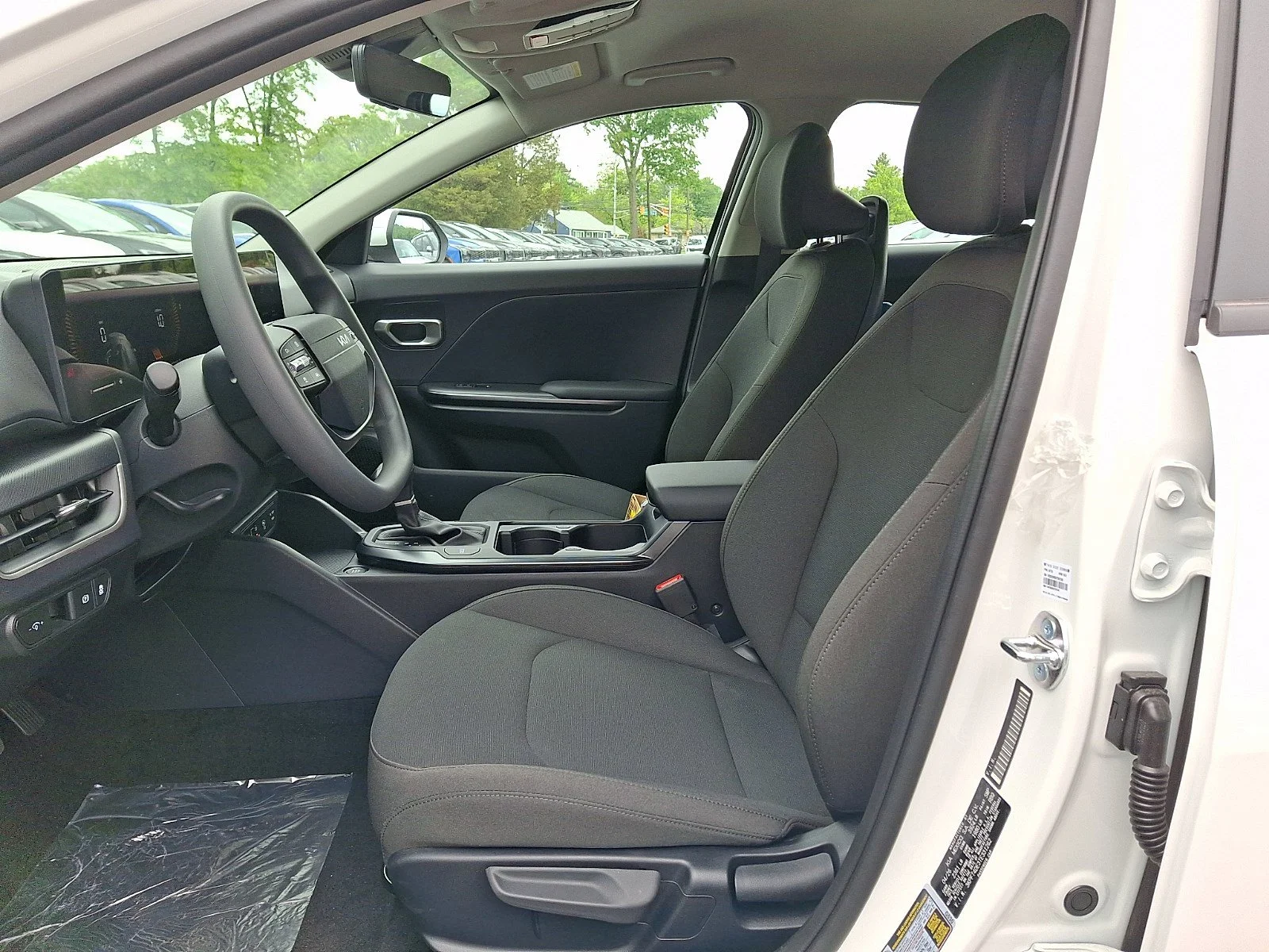 New 2026 Snow White Pearl Kia LX image 6