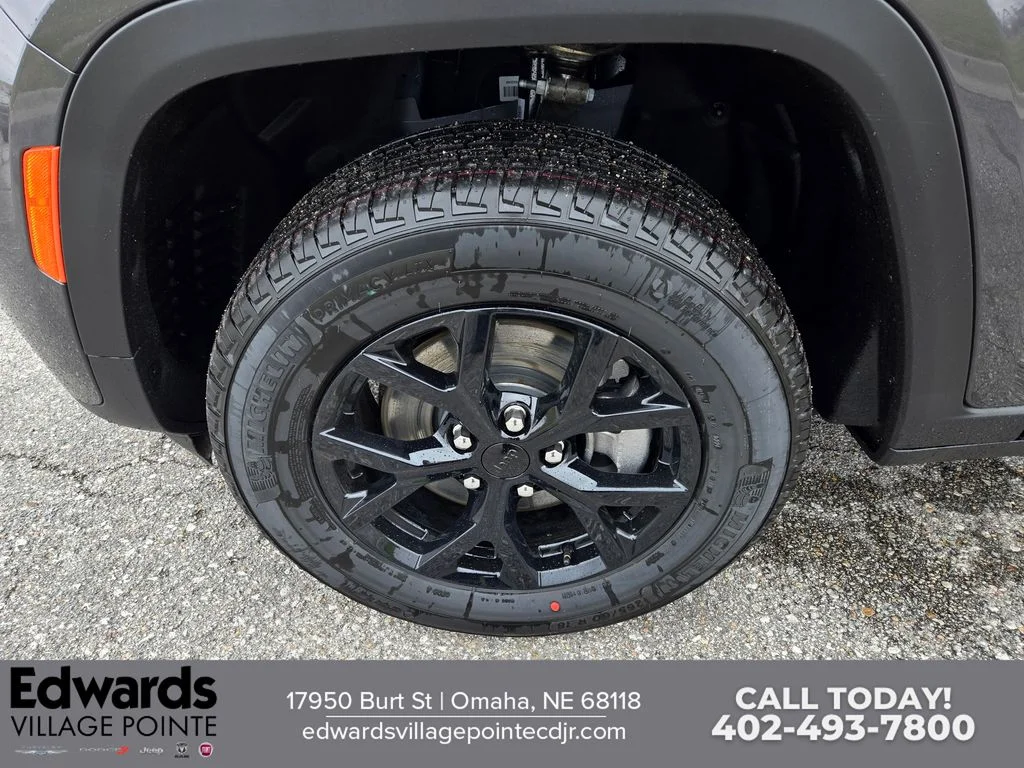 New 2026 Baltic Gray Metallic Clear-Coat Exterior Paint Jeep Altitude image 9