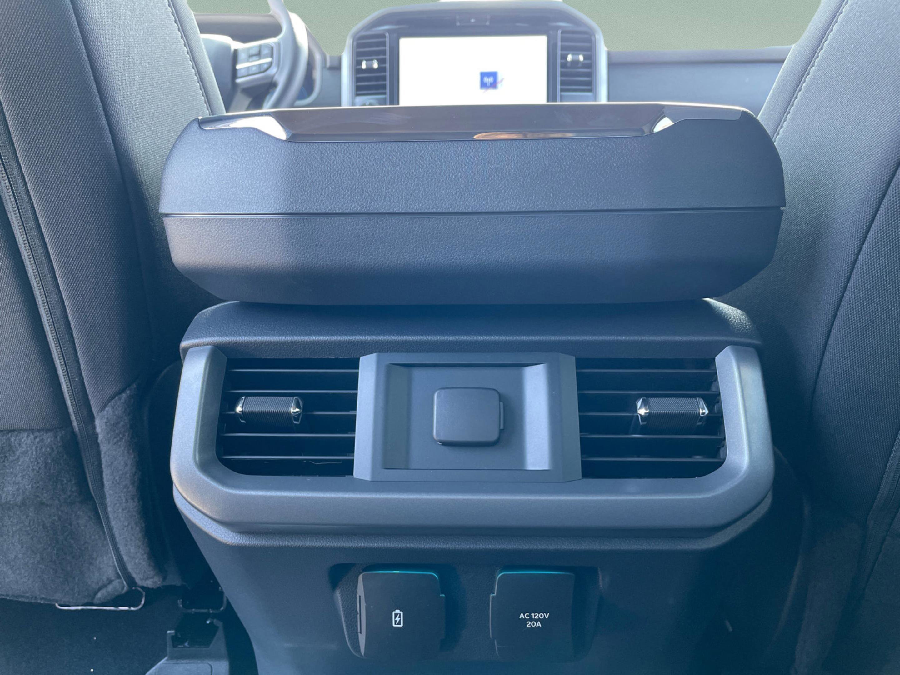 2025 Ford F-150 XLT - Photo 12