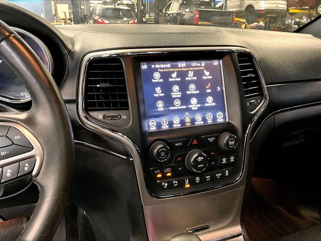 Used 2018 White Jeep Overland image 19