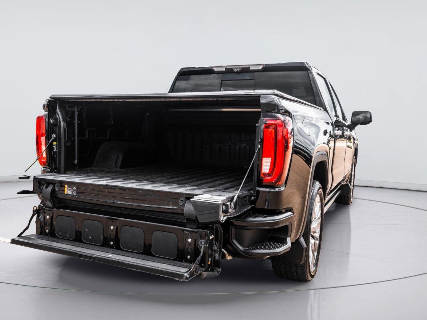 Certified Used 2020 ONYX BLACK GMC Denali image 3