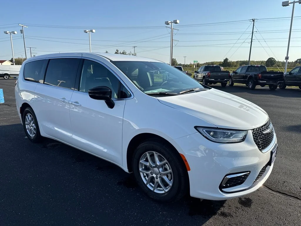 2026 Chrysler Pacifica Select - Photo 7