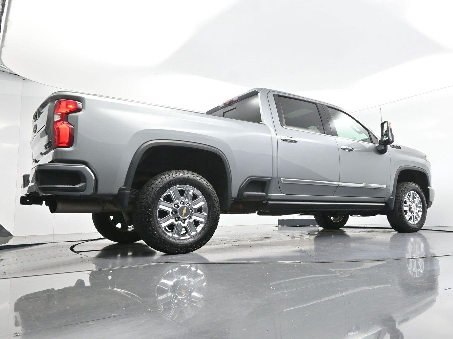 Used 2024 Sterling Gray Metallic Chevrolet High Country image 49