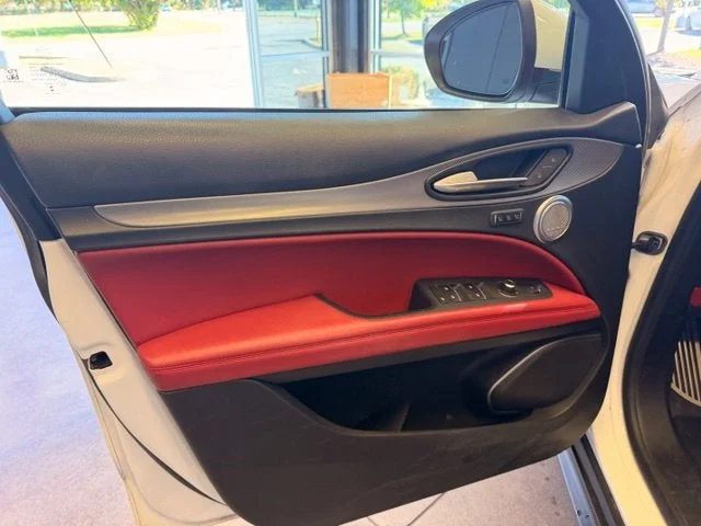 Used 2018 Alfa White Alfa Romeo Base image 13