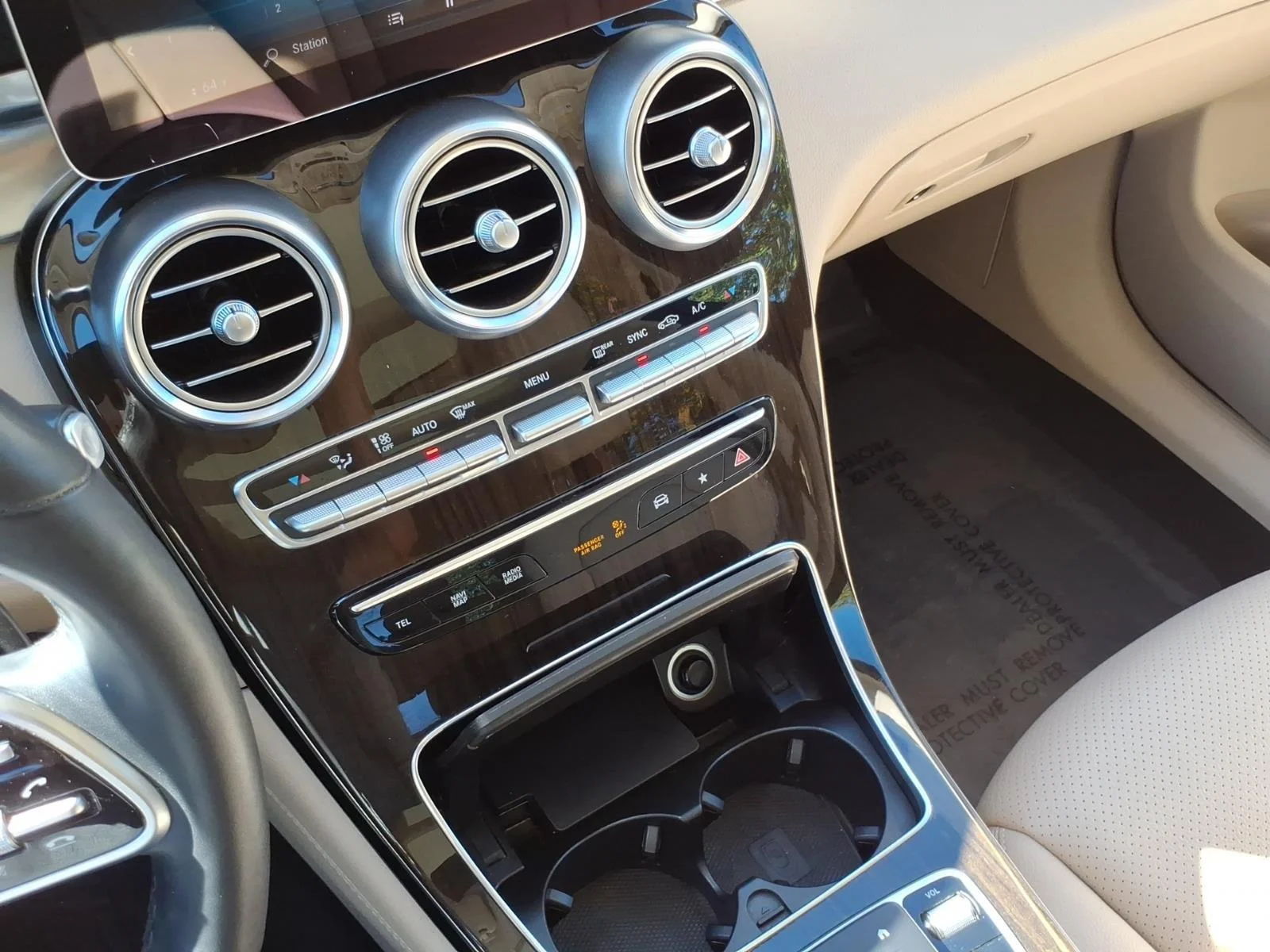 Used 2020 Polar White Mercedes-Benz GLC 300 image 20