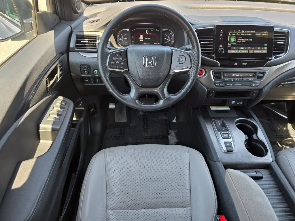Used 2023 Silver Honda EX-L image 33
