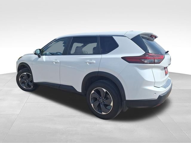 Used 2024 White Nissan SV image 6