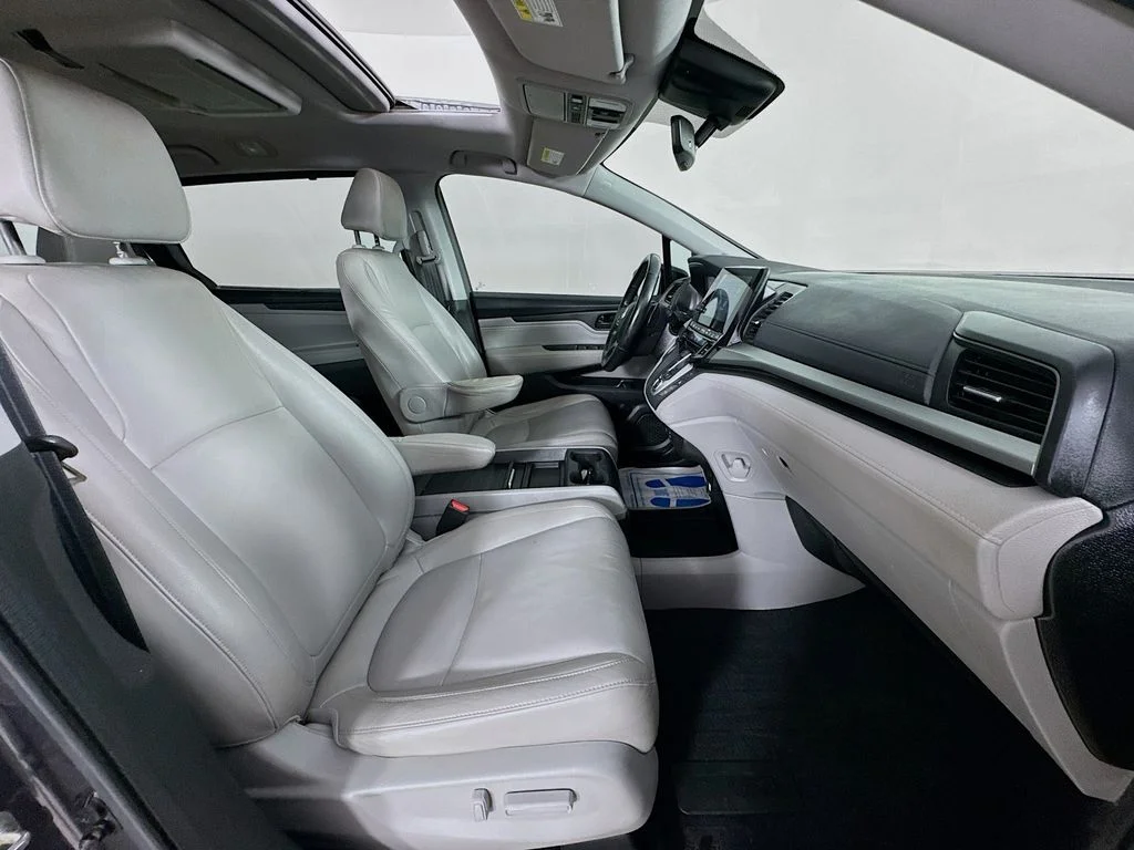 Certified Used 2018 Gray Honda Touring image 39
