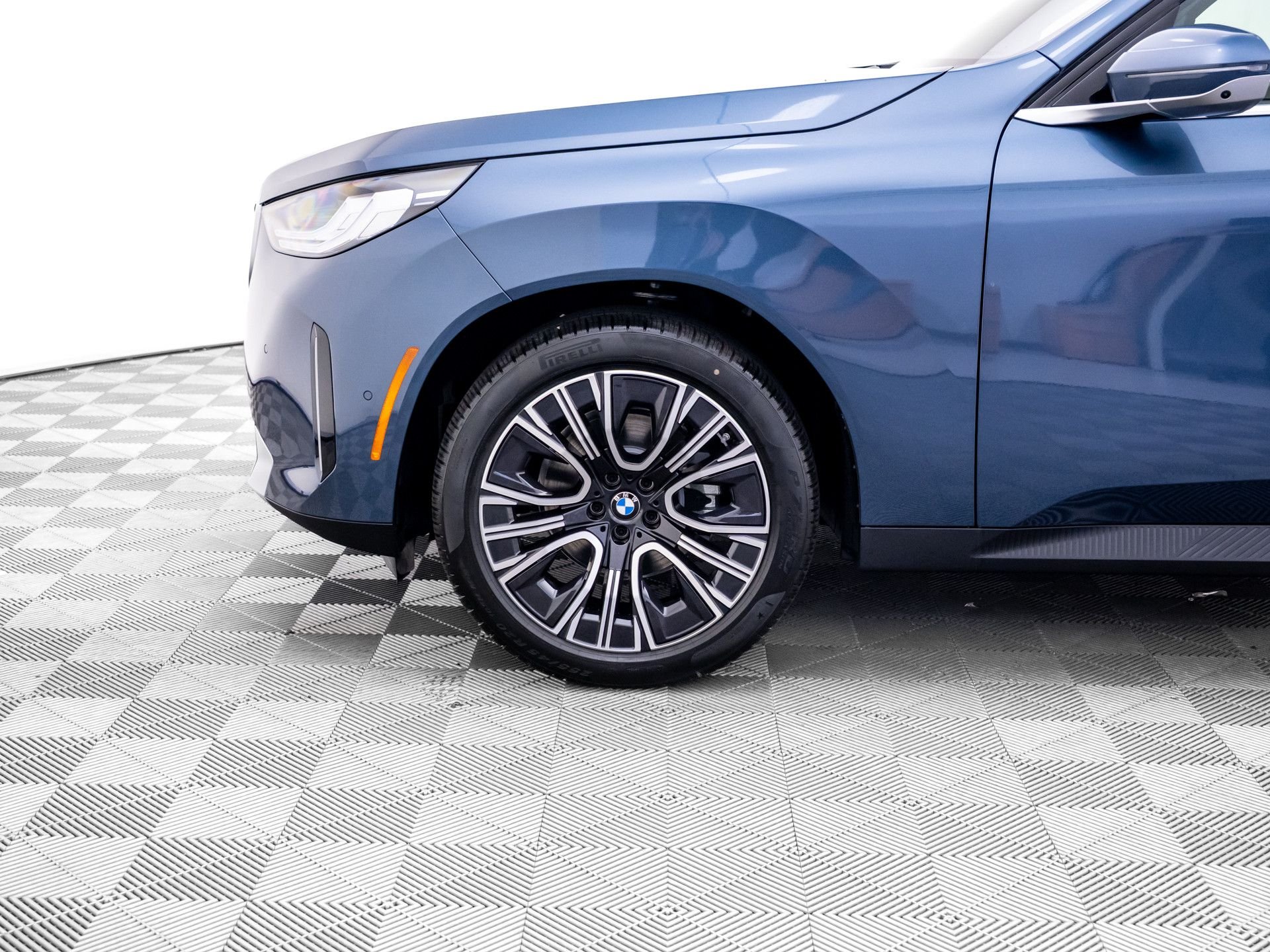 New 2026 Arctic Race Blue metallic BMW 30 xDrive image 34
